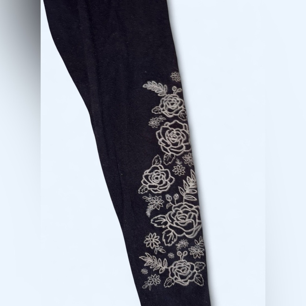 Torrid Black Floral Embroidered Leggings Size 1 (14/16) - Picture 3 of 5